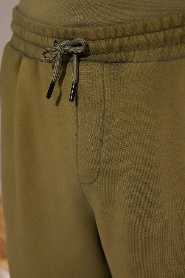Yeşil Oversize/Geniş Kesim Dikiş Detaylı Şort & Bermuda TMNSS25SR00057 - 4