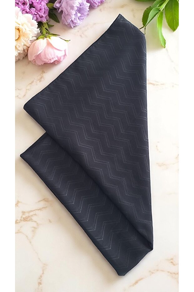 Zigzag Pattern Shawl - Black - 3