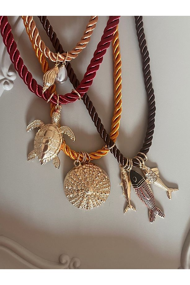 Hasır İp 4lü Balık Charm Marka Model Kolye - 1
