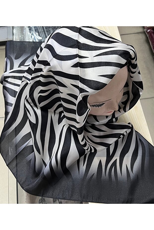 Zebra Pattern Crystal Scarf - 2