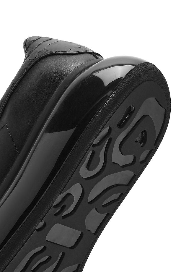 Erkek Siyah Bağcıklı Kalın Tabanlı Deri Sneaker 25SFD680018 - 8