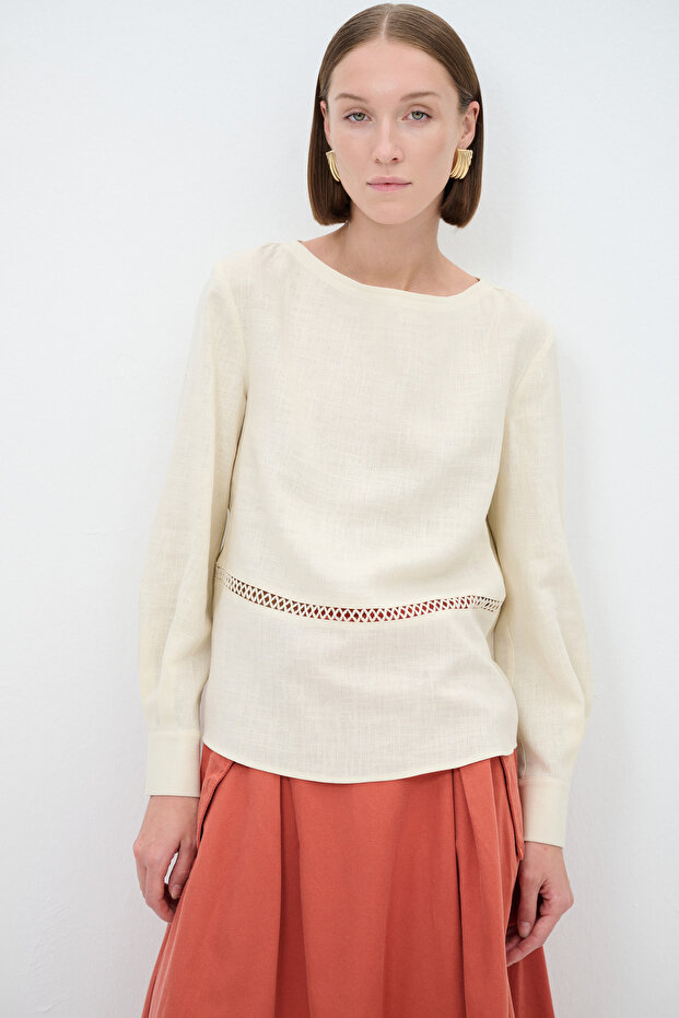 Sırtı Düğmeli Bluz - 1