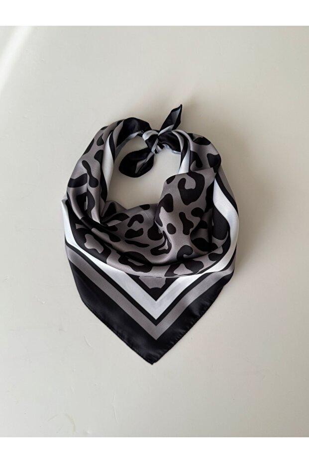 وشاح باندانا منقوش بنقشة الفهد - 2