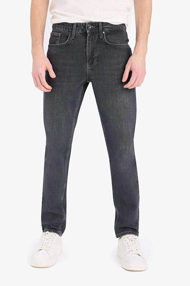 E7033 Denim Slim Tapered Fit Tight Fit Regular Waist Shrinking Leg Jean Pants