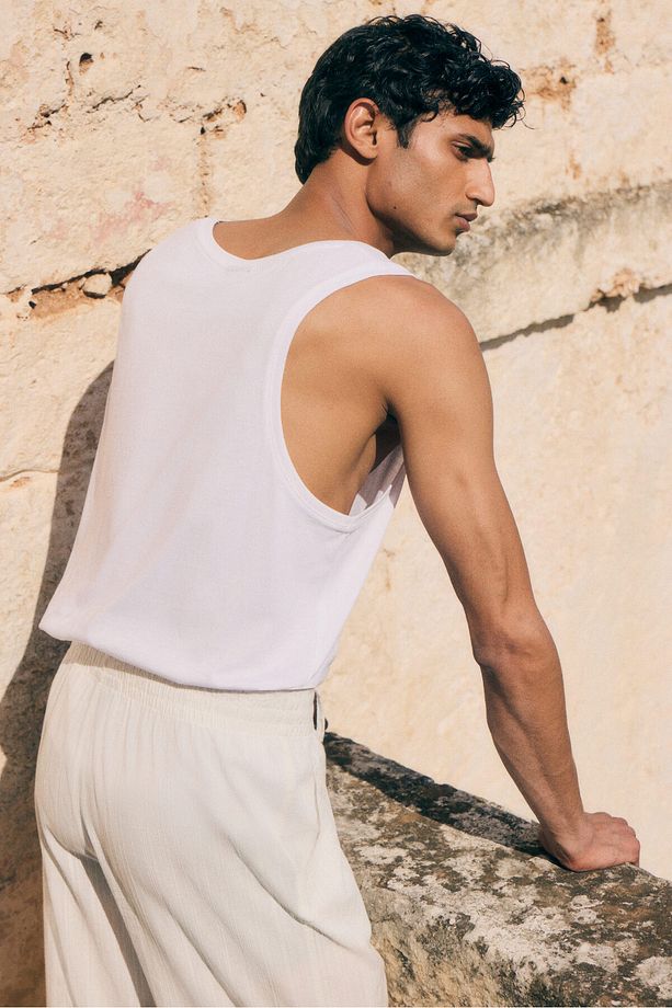 Kolsuz Üst ve Altlı Pijama Takımı - 4