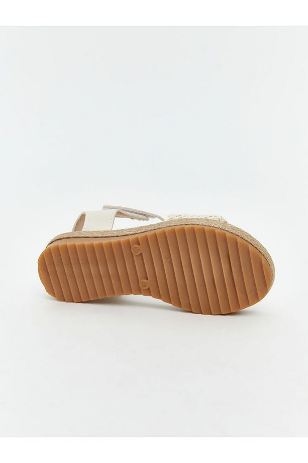 LCW STEPS Bej Dantel Detaylı Kız Çocuk Sandalet - 4