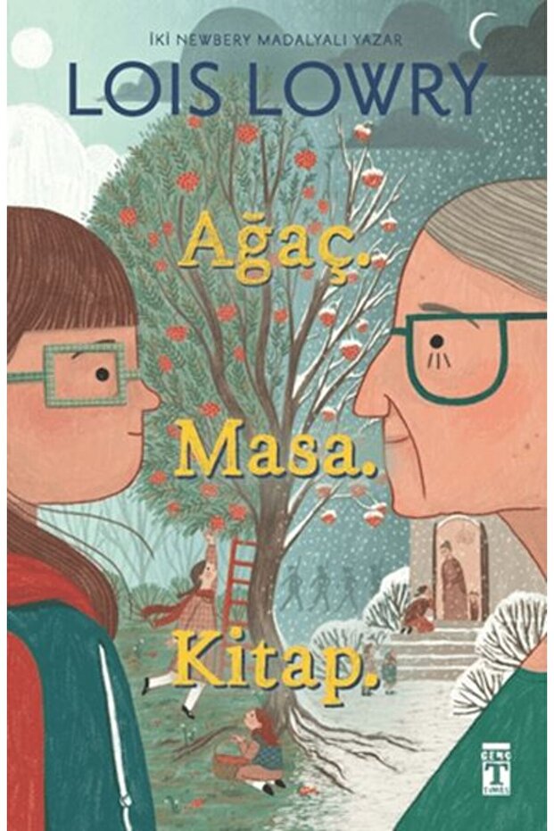 شجرة. طاولة. كتاب.