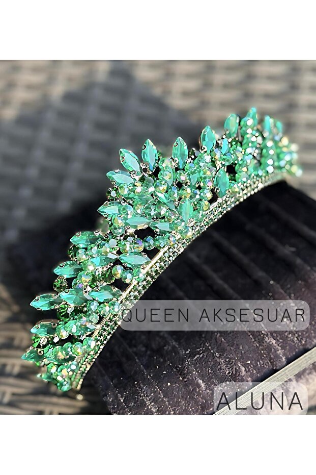 Aluna Emerald Green Crystal Stone Luxury Design Engagement Bridal Tiara Metal Crown with Peaked Authentic Motif