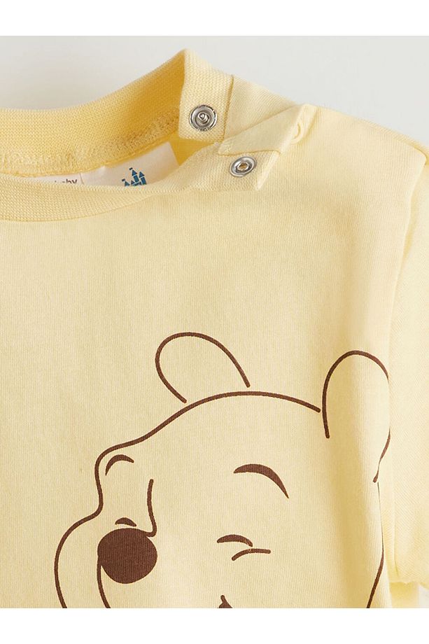 LCW baby Sari Winnie the Pooh Baskılı Erkek Bebek Şortlu Pijama Takım - 4