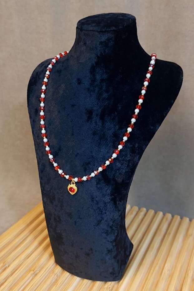 - Özlem 9422 4557 Handmade Heart Detailed Red and White Crystal Bead Necklace