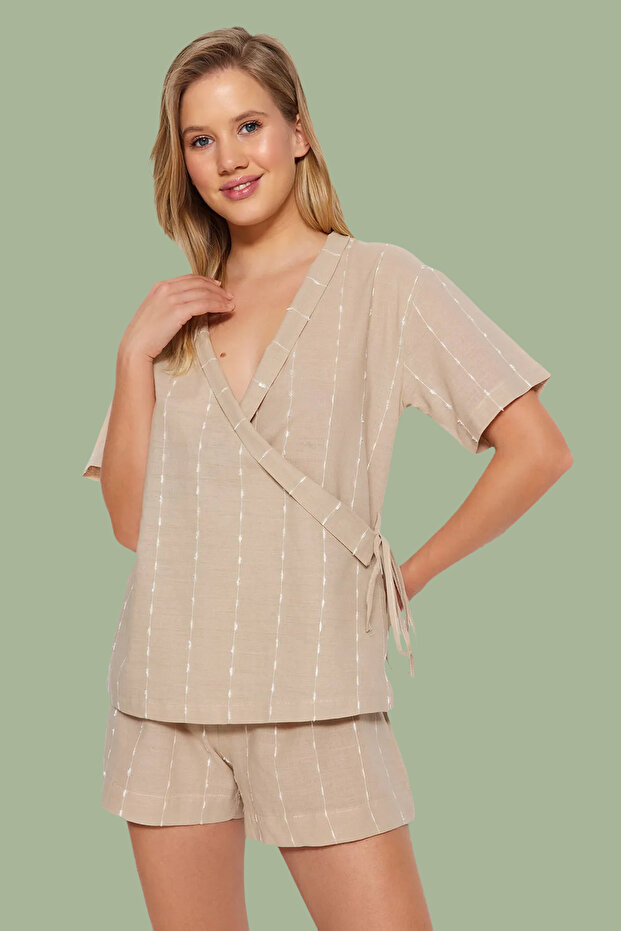 Bej %100 Pamuklu Çizgili Geniş Kalıp Şortlu Dokuma Pijama Takımı THMSS23PT00229 - 1