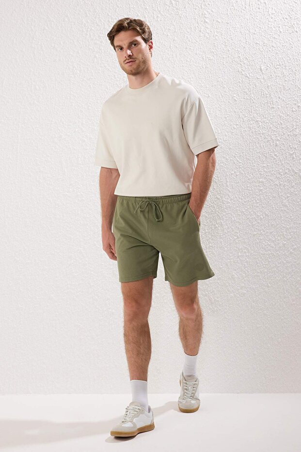 Haki Oversize/Geniş Kesim Yıkama/Eskitme Görünümlü %100 Pamuklu Şort & Bermuda TMNSS25SR00046 - 2