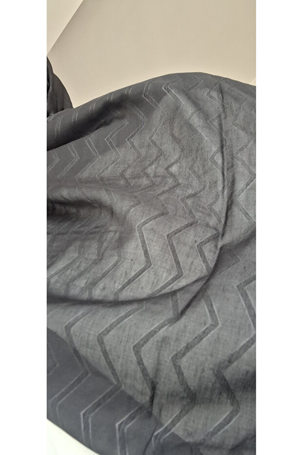 Zigzag Pattern Shawl - Black - 2