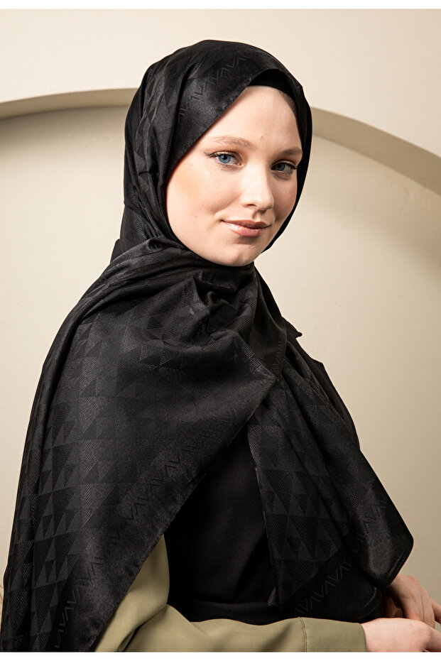 Triangle Pattern Shiny Jacquard Shawl Black - 2