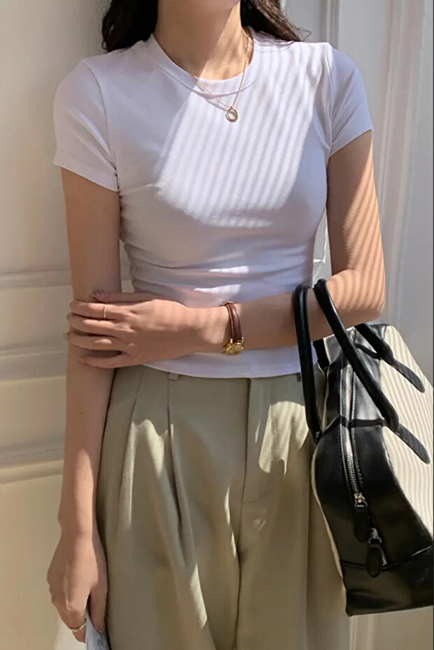 Beyaz Bisiklet Yaka Basic Kadın Tişört - 5