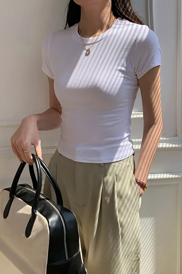 Beyaz Bisiklet Yaka Basic Kadın Tişört - 1