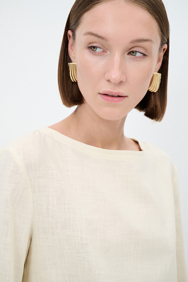 Sırtı Düğmeli Bluz - 2