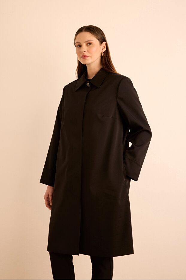 Buttoned Cap with Stone Collar - 1