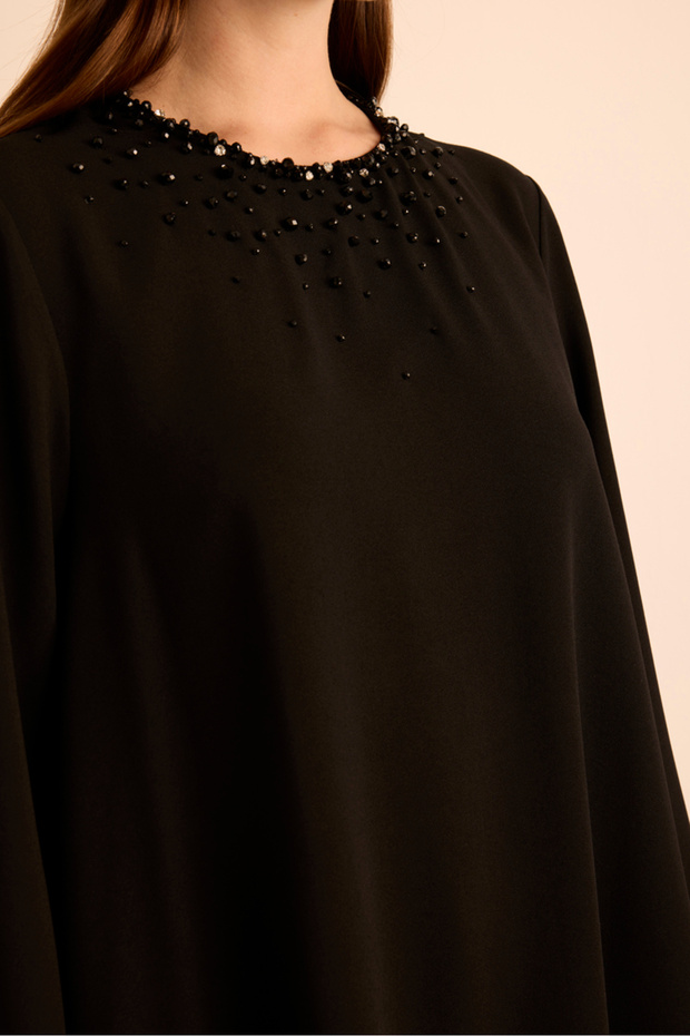 تونيك غير متماثل مطرز بالخرز على الرقبة - 4