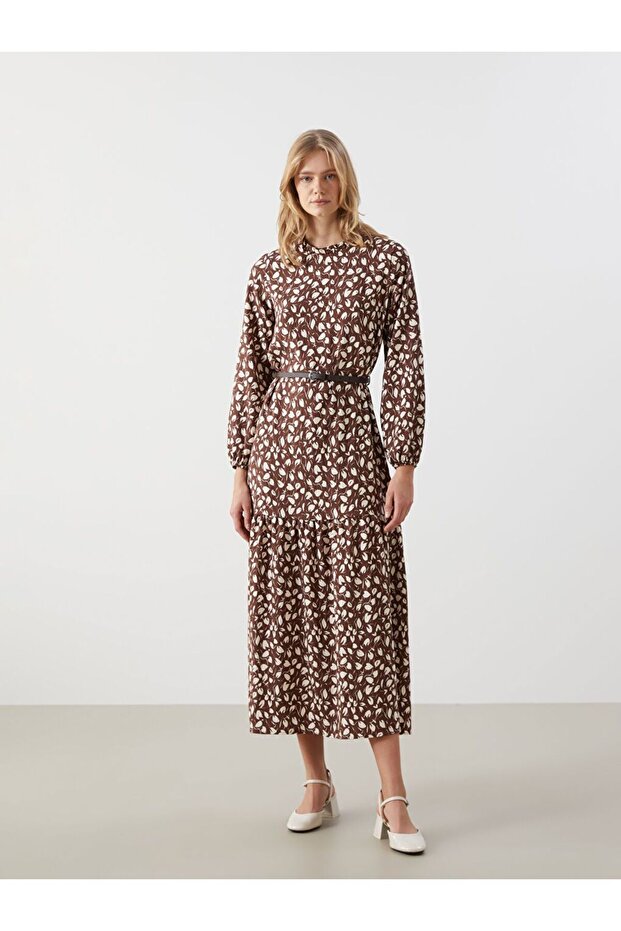 فستان LCW Modest بني اللون ذو ياقة عالية وتصميم مزخرف