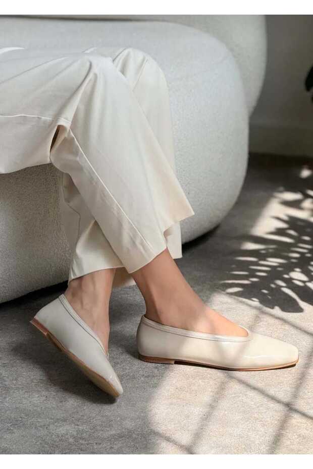 Soft Wrinkled Matte Vegan Leather Blunt Toe Flat Sole Women's Ballerinas