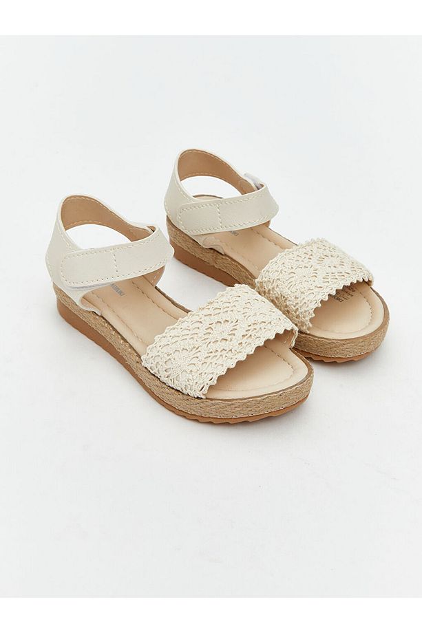 LCW STEPS Bej Dantel Detaylı Kız Çocuk Sandalet - 1