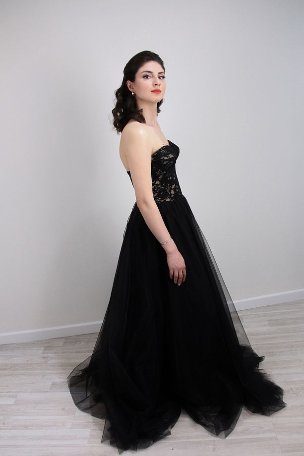 Fransız Dantelli Astarlı Siyah Gece Elbisesi - 3