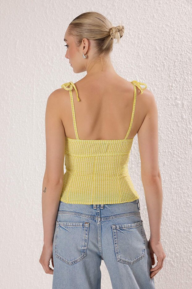 Sarı Dokulu Pötikareli Askılı Peplum Dokuma Bluz TWOSS25BZ00574 - 4