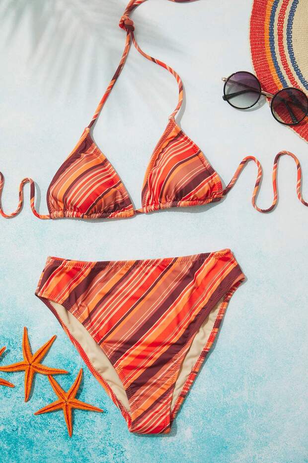 Çizgili Üçgen Kaplı Regular Yüksek Bel Bikini Takımı TBESS25BT00188 - 1
