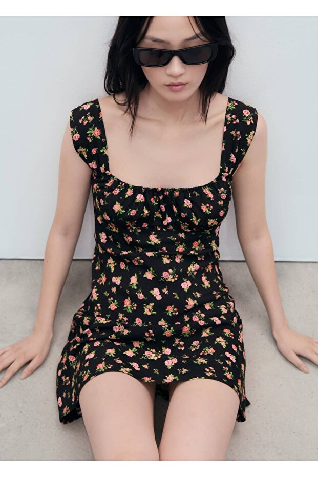 Büzgü yakalı elbise - 6