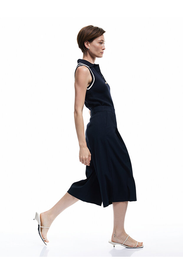 Comfortable Fit Culotte Fabric Trousers with Pockets and Pleats