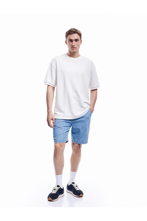 Pamuklu Bol Cep Detaylı Oversize Beli Bağcıklı Bermuda Jean Şort - 1