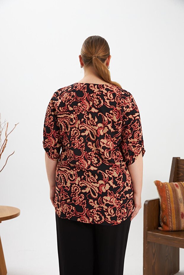بلوزة كبيرة الحجم منقوشة بالزهور باللون الأسود - 5