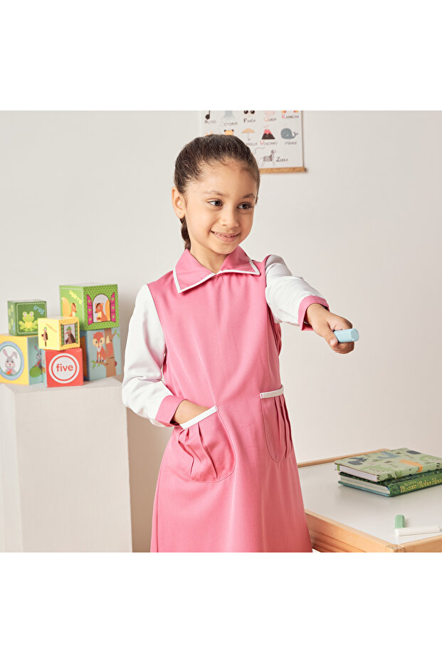 مريلة سادة مع طوق وجيوب - 3