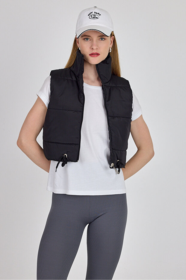 سترة سوداء قصيرة قابلة للنفخ 7200 - 7