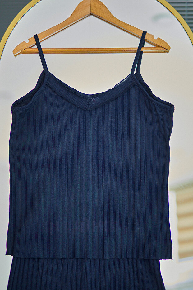 طقم بيجامة كابري بحزام حبل - 3