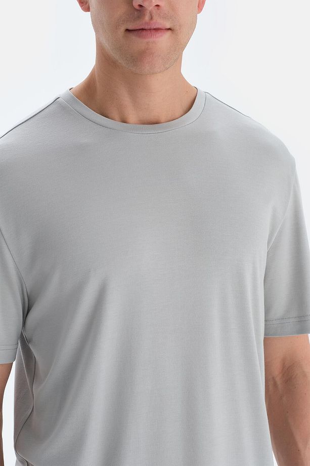 Buz Mavisi Kısa Kollu Tişört Şort Pijama Takımı - 5