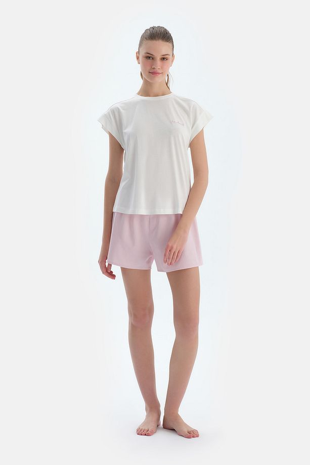 Ekru Nakış Detaylı Dokuma Şortlu Pijama Takımı - 1