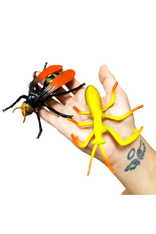 4 Lü Set Oyuncak Böcek Seti Dev Boy ,Sinek, Sivrisinek, Mantis,Arı Şaka Oyuncağı 9-13 cm - 4