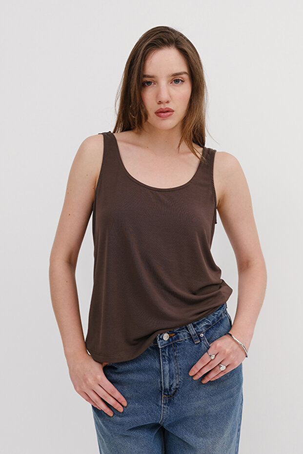 قميص داخلي برقبة على شكل حرف U A17165 - 1