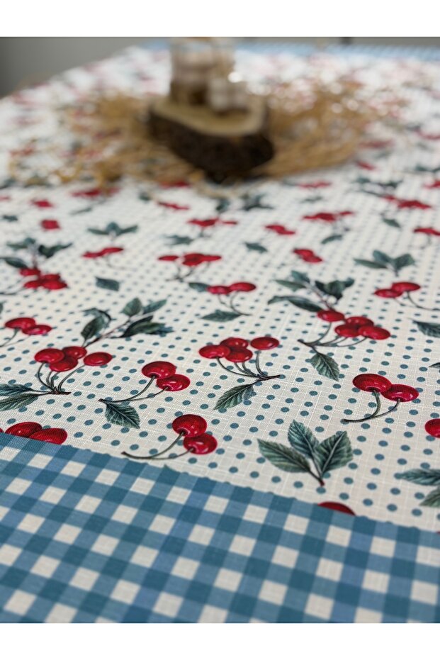 مفرش طاولة منقوش بالفواكه - 2