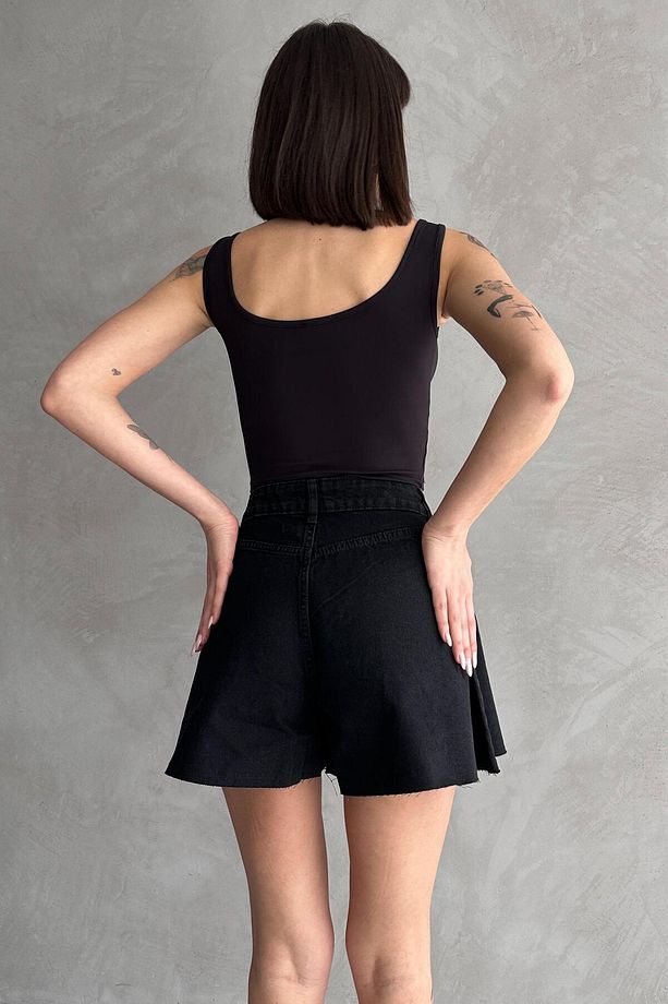Taş Detaylı Dikişsiz Geniş Paça Denim Şort - 6