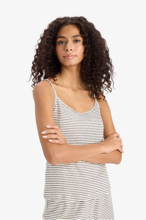 Regular Fit Pijama Takımı Desenli Askılı Pijama Üstü Esnek Belli Şort Pijama Altı-Fall in Love F6152 - 5
