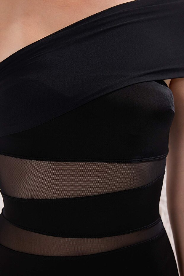 Siyah Mesh Detaylı Tek Omuz Kaplı Regular Mayo TBESS25MA00128 - 3