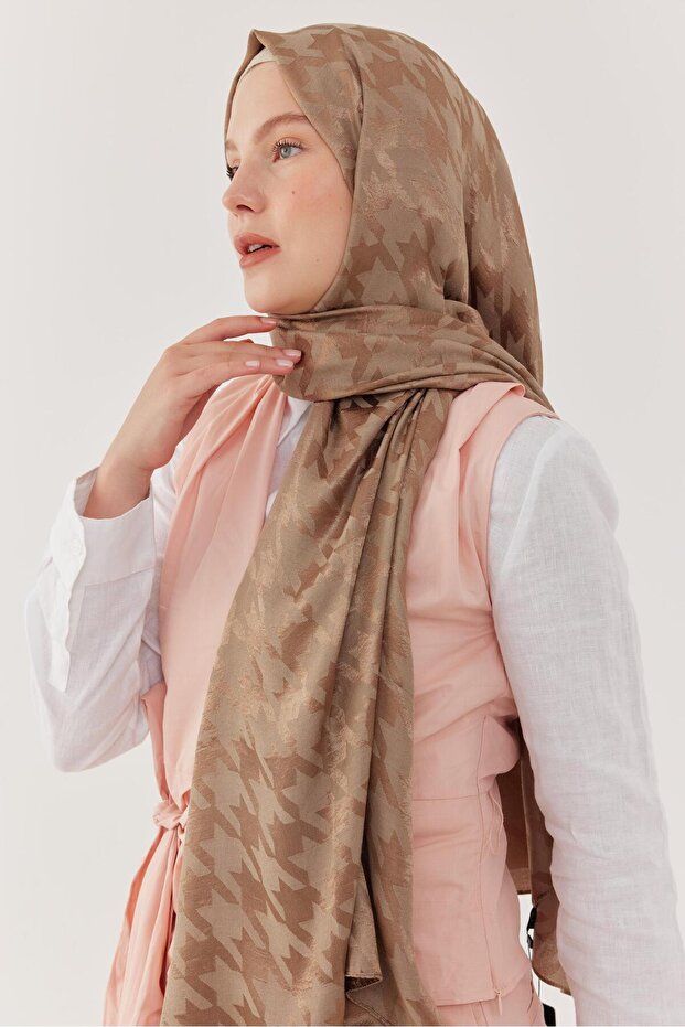 Shiny Jacquard Patterned Houndstooth Shawl - Mink - 3