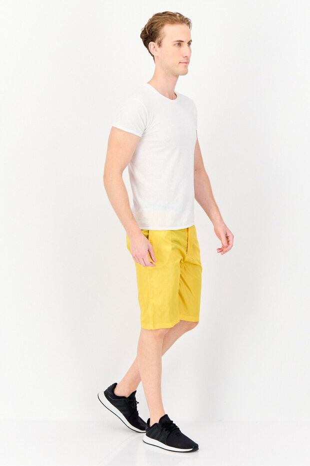 Men Solid Basic Shorts, Yellow - 4