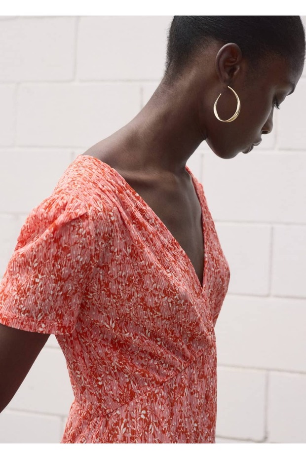 V yaka desenli elbise - 7