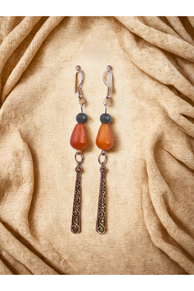 Red Agate and Onyx Stone Motif Stick Apparatus Silver Color Dangle Women's Earrings