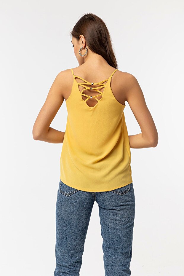 Degaje Yaka Sarı Askılı Bluz - 3