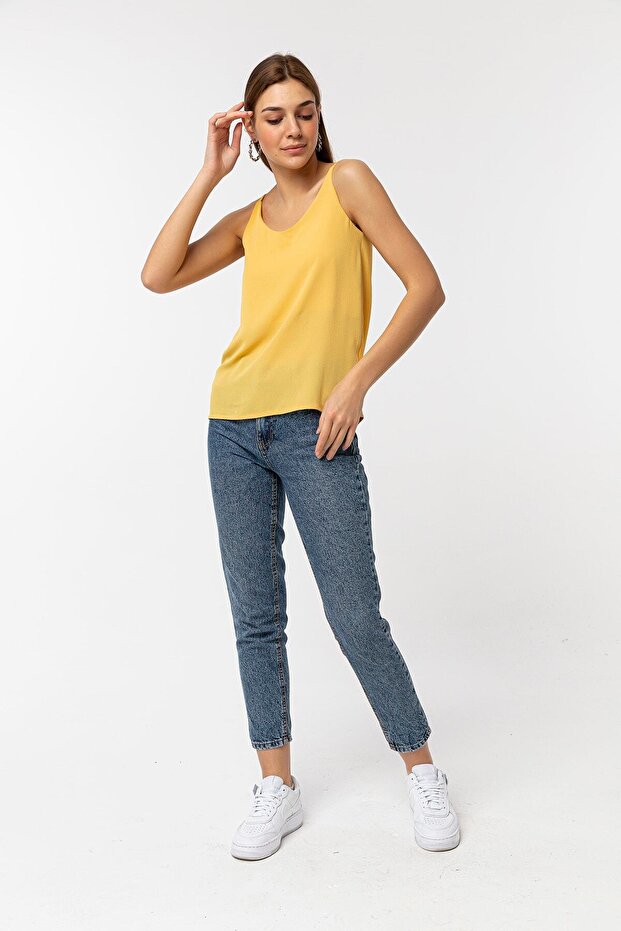 Degaje Yaka Sarı Askılı Bluz - 2